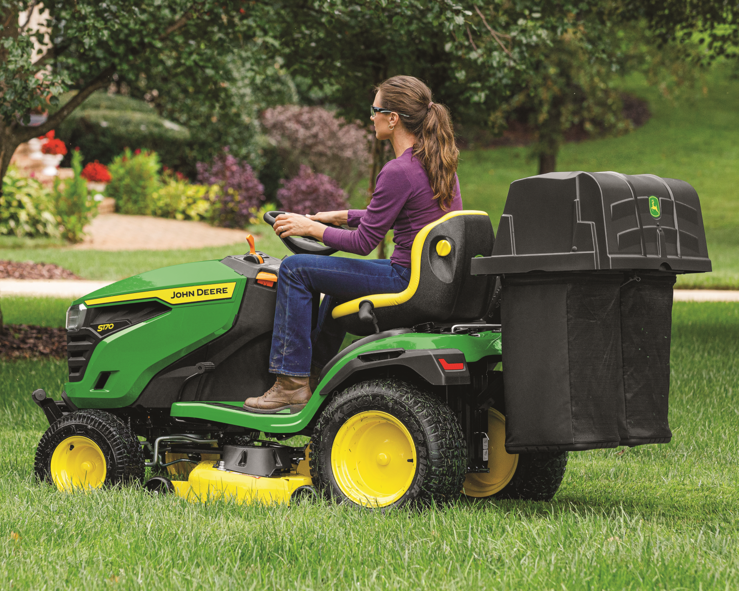 Best riding lawn mower online for leaf pick up